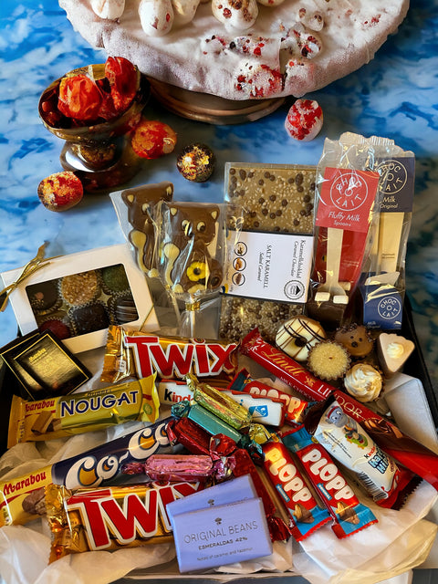 En box fylld med mängder av både klassisk och exklusiv choklad